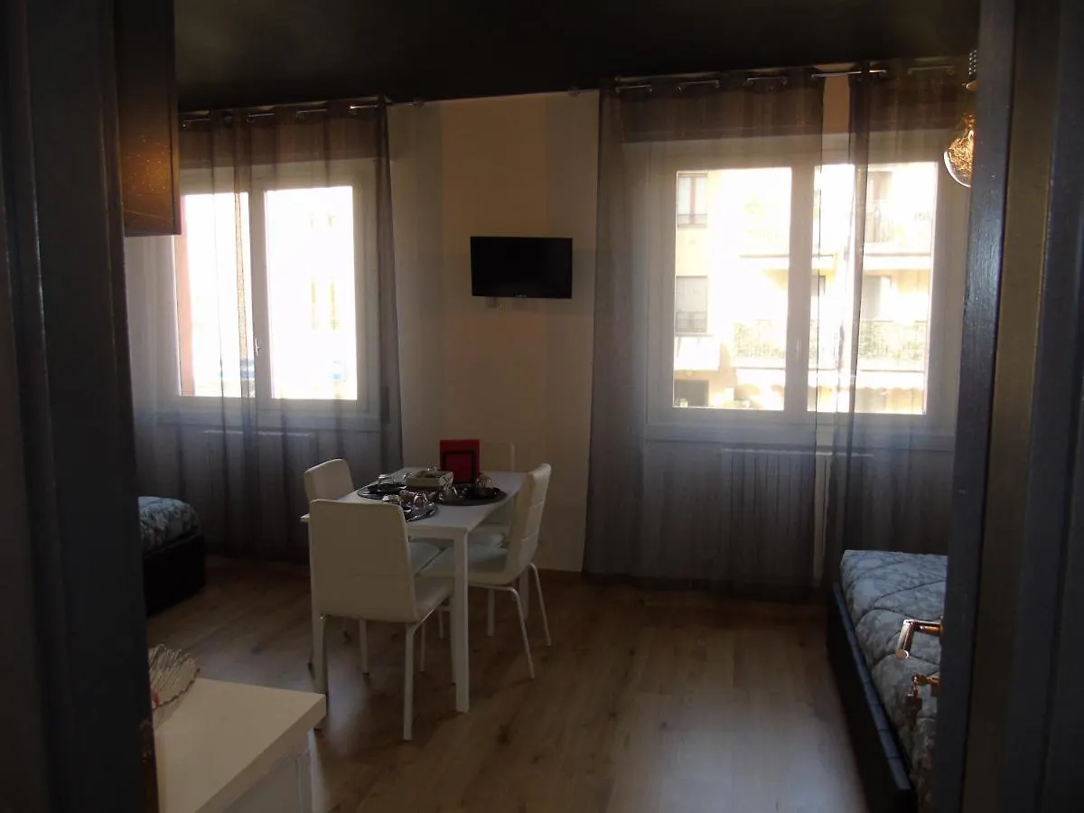 Pensión Hotel Casa Leonardo Airport Azzano San Paolo